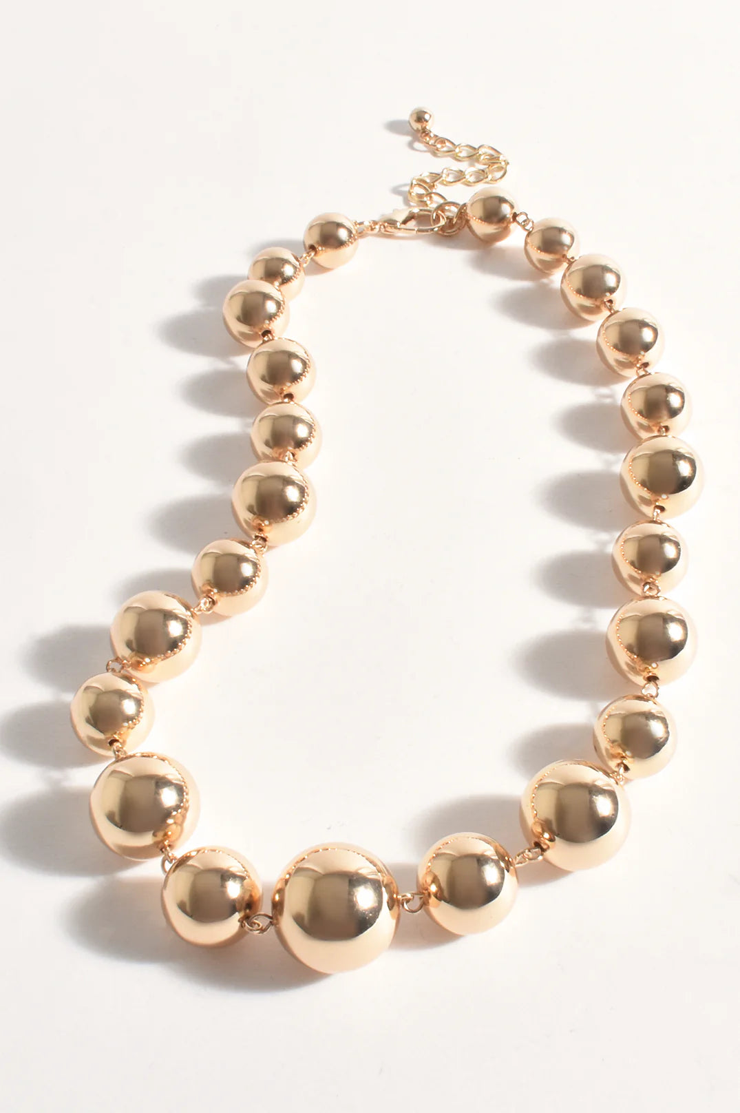 Oversized Handlink Ball Necklace