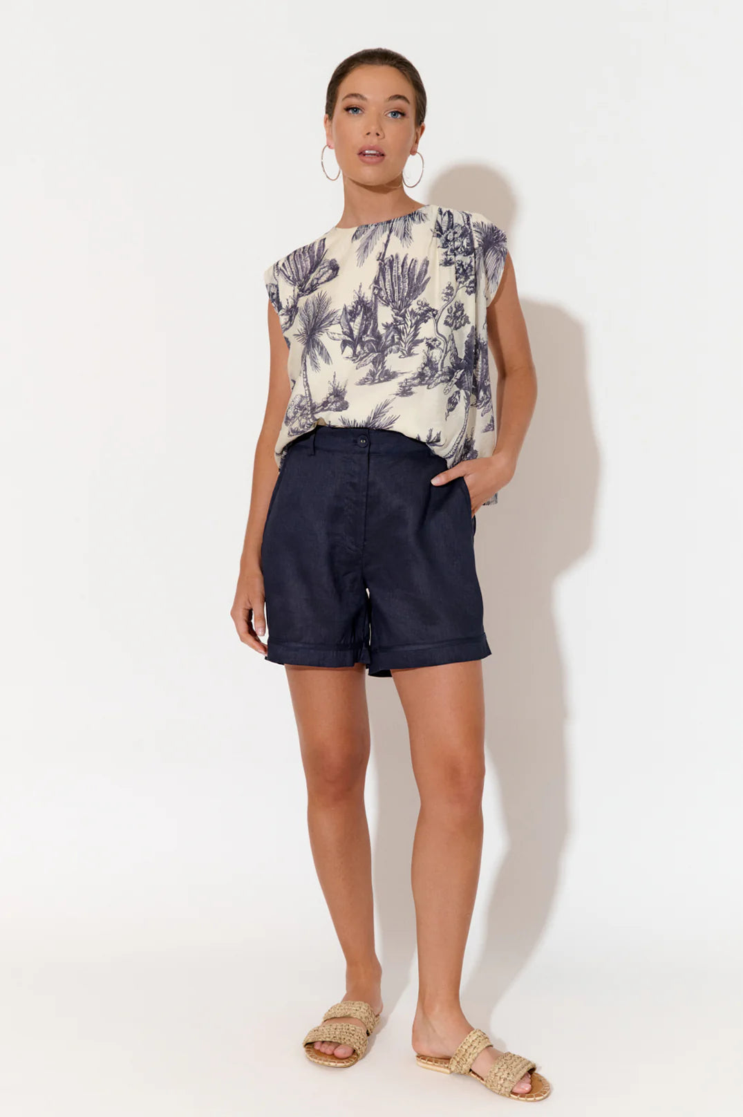 Haven Linen Shorts - Navy