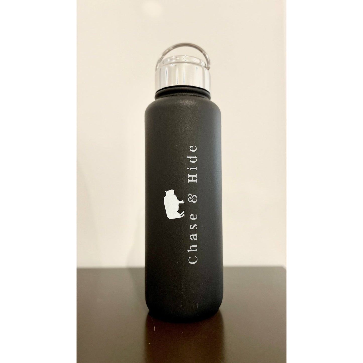 Chase and hide stainless steel drink bottle